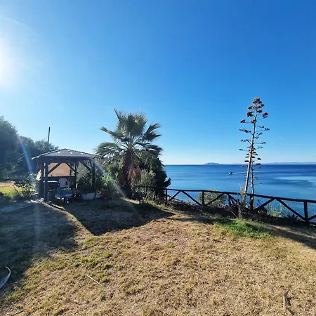 Sea La Vie Seafront Apartment, 卡洛吉亚