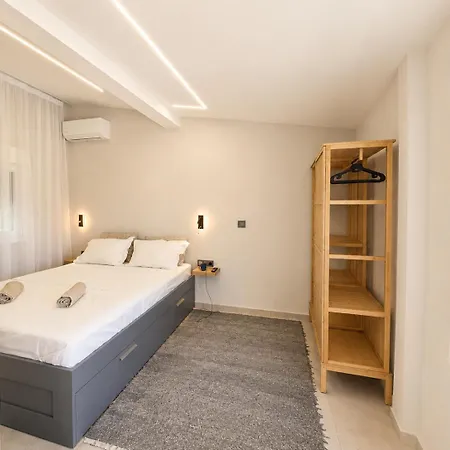 Sea La Vie Seafront Apartment,