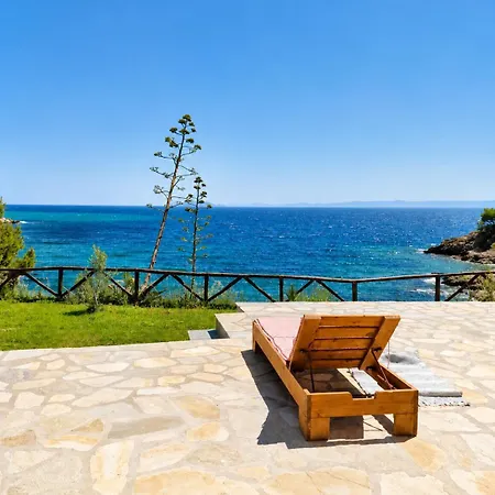 Sea La Vie Seafront Apartment, *