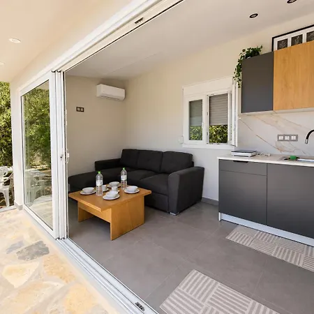 Sea La Vie Seafront Apartment, * 卡洛吉亚
