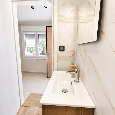 Sea La Vie Seafront Apartment, *
