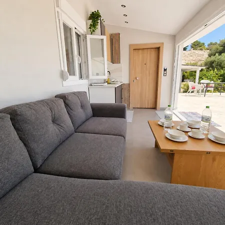 Sea La Vie Seafront Apartment, 公寓 卡洛吉亚