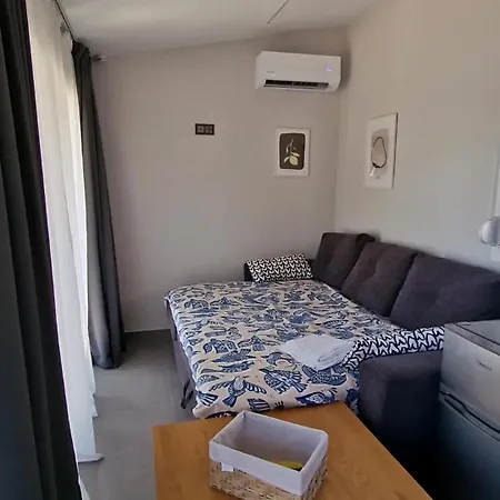 Sea La Vie Seafront Apartment, 칼로그리아