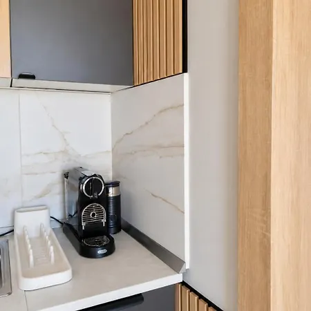 Sea La Vie Seafront Apartment, 아파트 칼로그리아