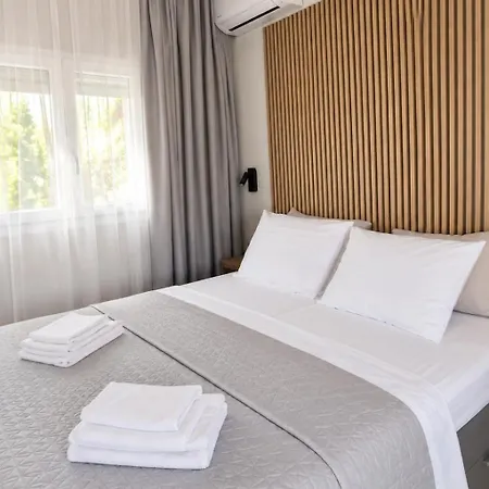Sea La Vie Seafront Apartment,