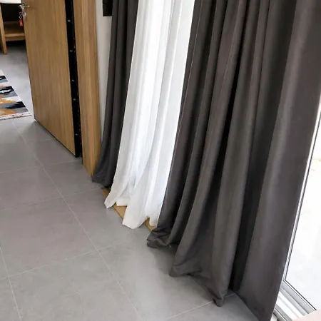 Sea La Vie Seafront Apartment, 아파트 *