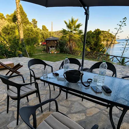 Sea La Vie Seafront Apartment,